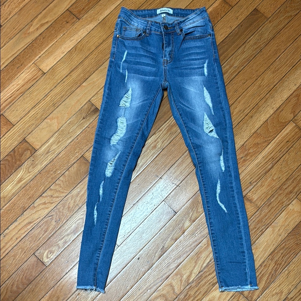 Modern Blue Skinny Jeans with Distressed Style